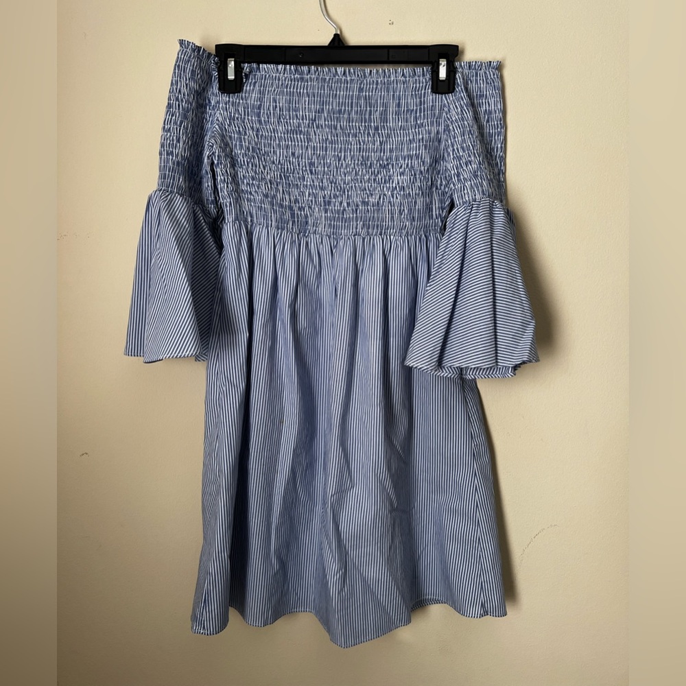 Off-shoulder blue and white linen dress size sm.